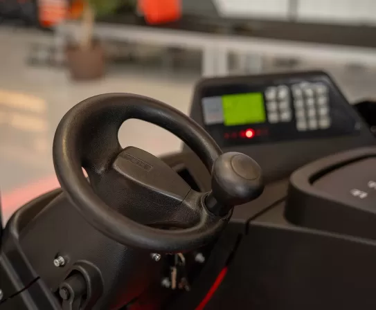 Empilhadeira Elétrica Retrátil Heli